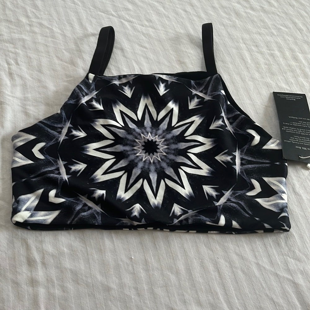 Wolven Raina 4-way reversible bra.